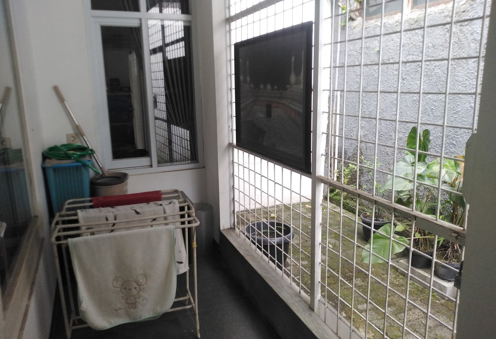 taman belakang rumah